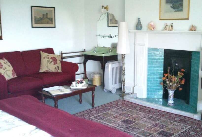 スタンダードルーム, Lisle Combe