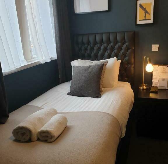 חדר סטנדרט יחיד, The Metropolitan Guest House