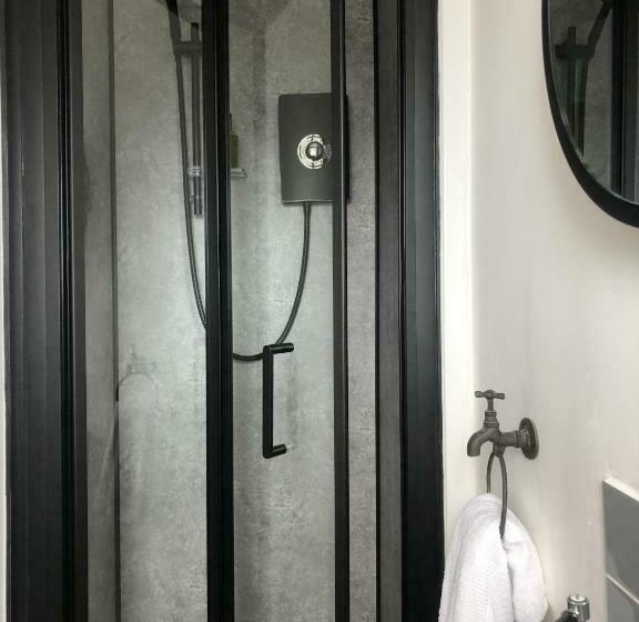 חדר סטנדרט, The Metropolitan Guest House