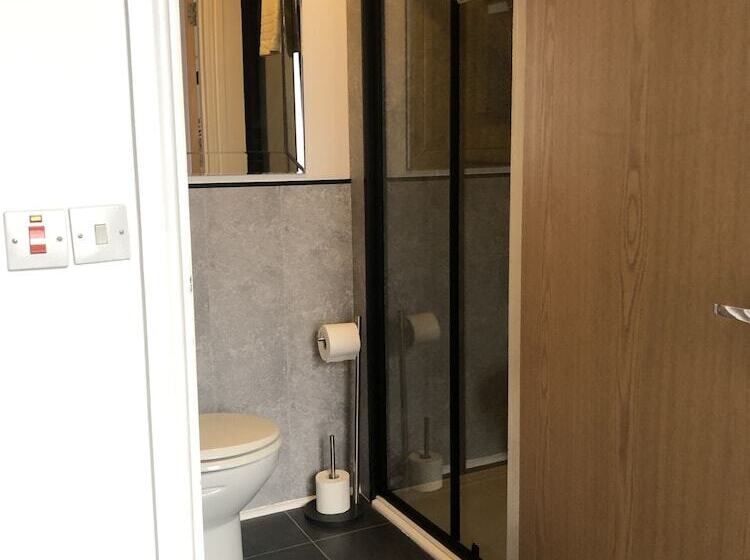 חדר סטנדרט, The Metropolitan Guest House