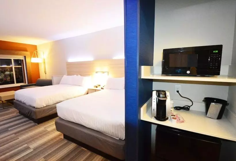 身障者適用スイートルーム, Holiday Inn Express & Suites Toledo South   Perrysburg, An Ihg
