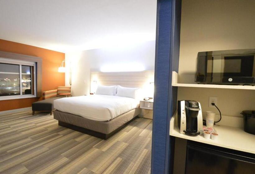Номер Стандарт Кровать Кинг Адаптированный для Инвалидов, Holiday Inn Express & Suites Toledo South   Perrysburg, An Ihg