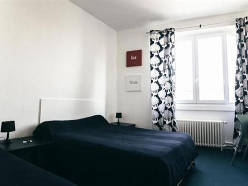 غرفة قياسية ثلاثية, Hôtel Restaurant Le Lion D Or