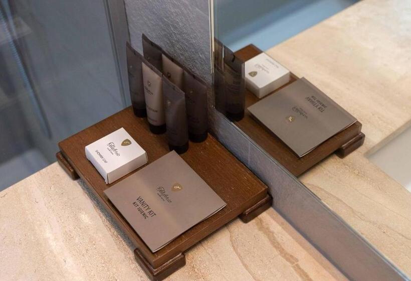 이코노미 룸, Teleferic Grand