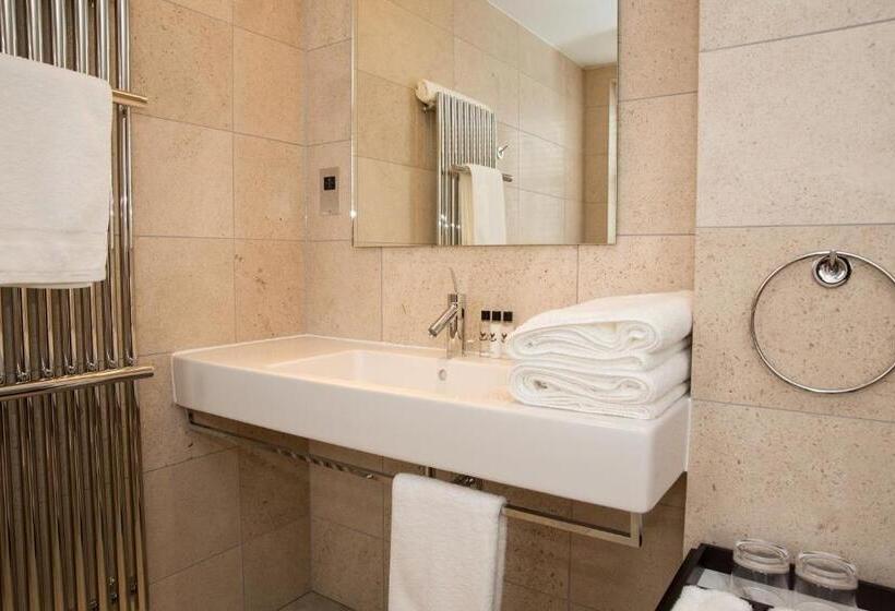 Номер Deluxe, Twr Y Felin