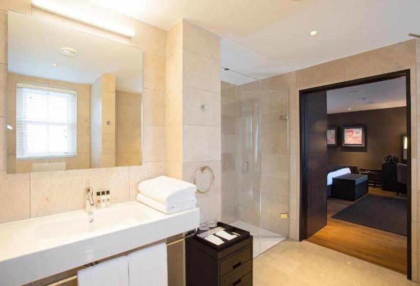 Номер Superior, Twr Y Felin