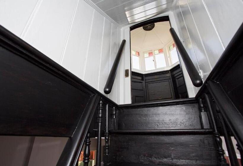 Люкс, Twr Y Felin