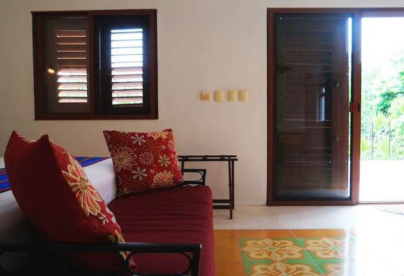 Superior suite with pool view, Merida Santiago Hotel Boutique