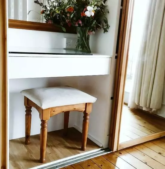 اتاق لوکس با چشم‌انداز دریا, The Sands B&b Rostrevor