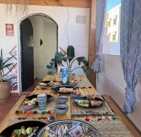 ルームシェアのワンベッド, Arima Surf House