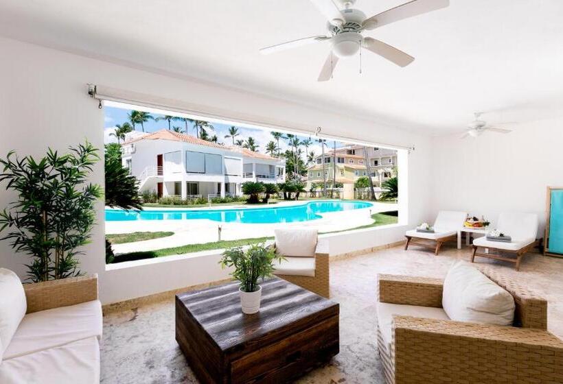 Junior Suite Pool View