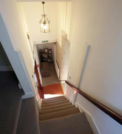 スタンダードルーム, Fitzwarine House Whittington