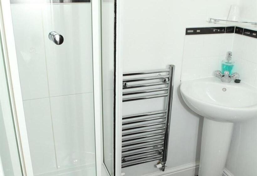 スタンダードルーム, Fitzwarine House Whittington