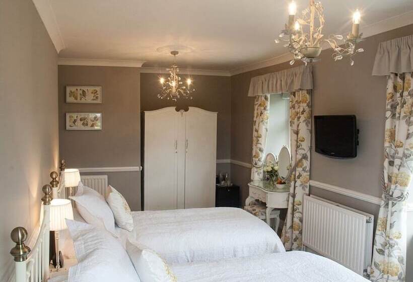 标准间, Poole Farm