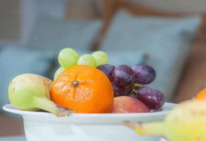 标准间, Poole Farm