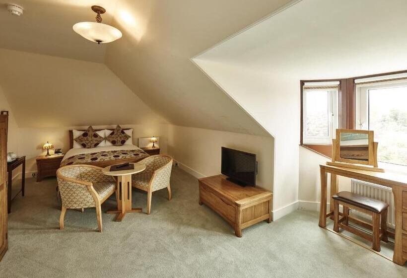 غرفة قياسية مطلّة علي الحديقة, Tali Ayer