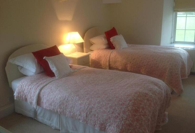 חדר סטנדרט, The Coach House