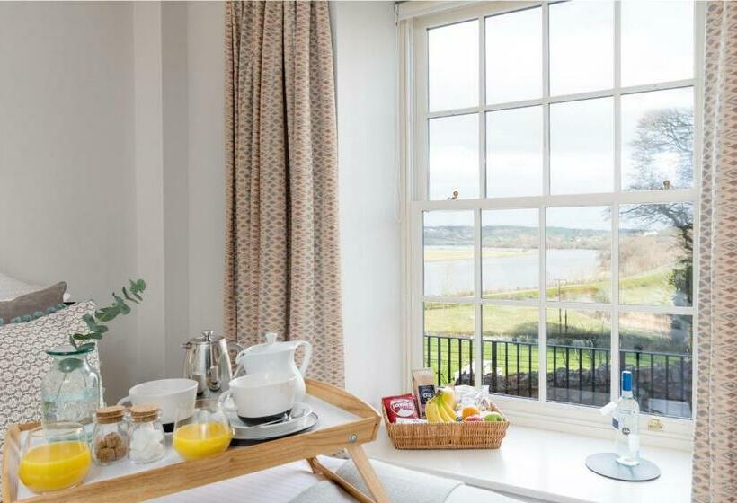 غرفة قياسية لذوى الاحتياجات الخاصة, The Farmhouse At Bodnant Welsh Food