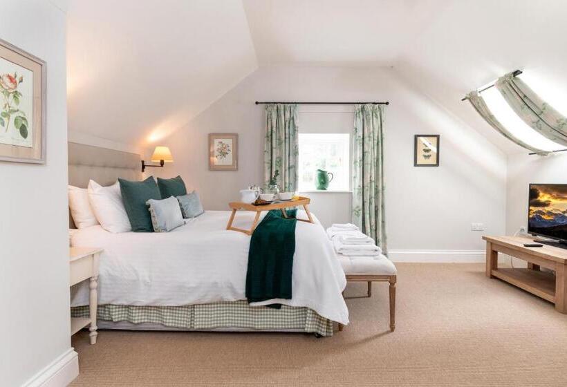 غرفة سوبيريور سرير كينج, The Farmhouse At Bodnant Welsh Food