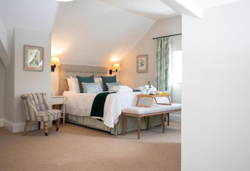 غرفة سوبيريور سرير كينج, The Farmhouse At Bodnant Welsh Food