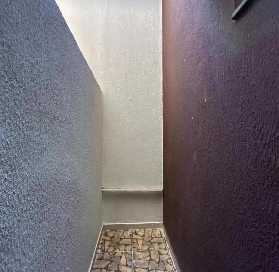 غرفة قياسية, Nova Jerusalem