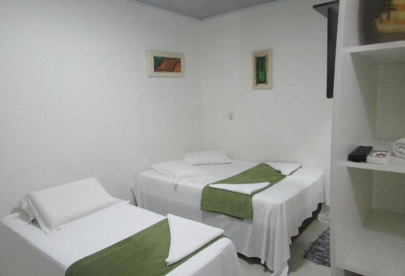 חדר סטנדרט לארבעה, Pousada Casa Do Luiggi