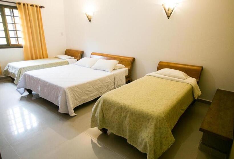 デラックストリプルルーム, Pousada Dos Condes