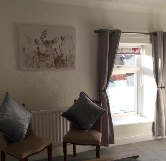 غرفة قياسية, Rose & Crown