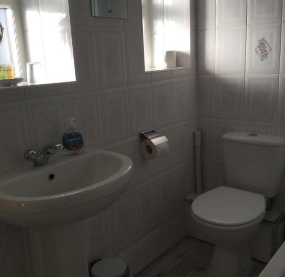 غرفة قياسية, Rose & Crown