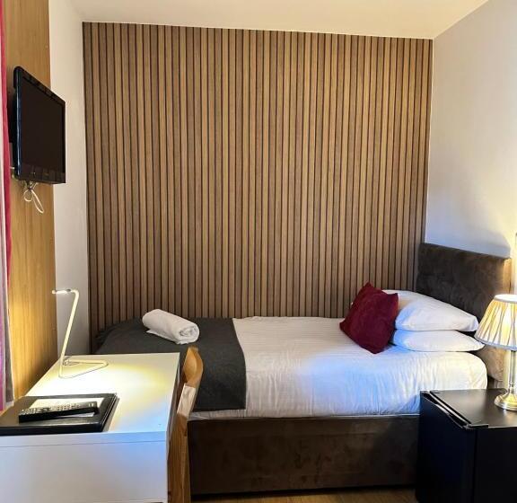 싱글 기본룸, The Churchill Court