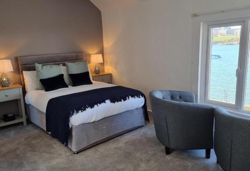 غرفة قياسية مطلّة علي البحر, The Steam Packet Inn