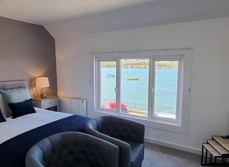 غرفة قياسية مطلّة علي البحر, The Steam Packet Inn