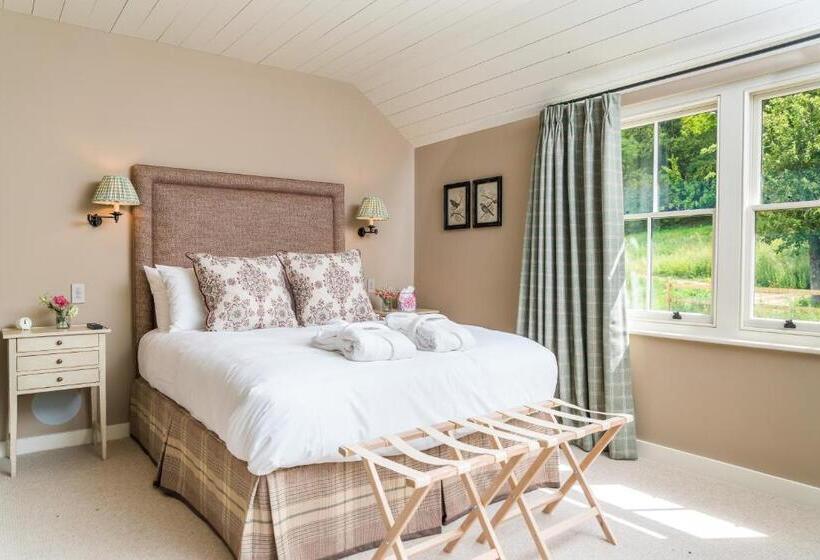 غرفة سوبيريور, The Three Daggers