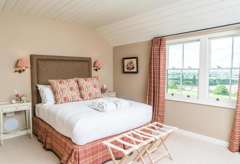 חדר סופריור, The Three Daggers