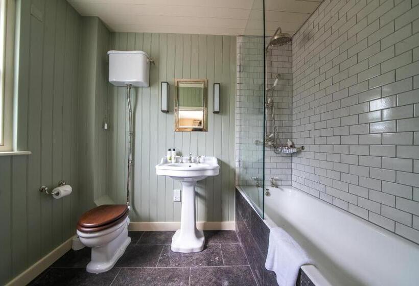 בקתה, The Three Daggers