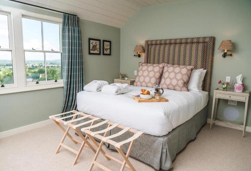 小室, The Three Daggers