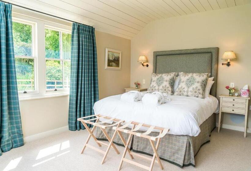 小室, The Three Daggers