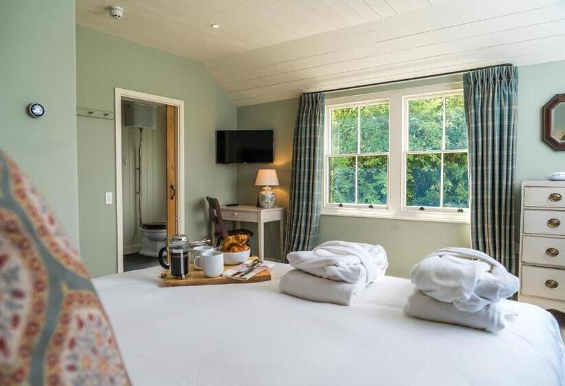 小室, The Three Daggers