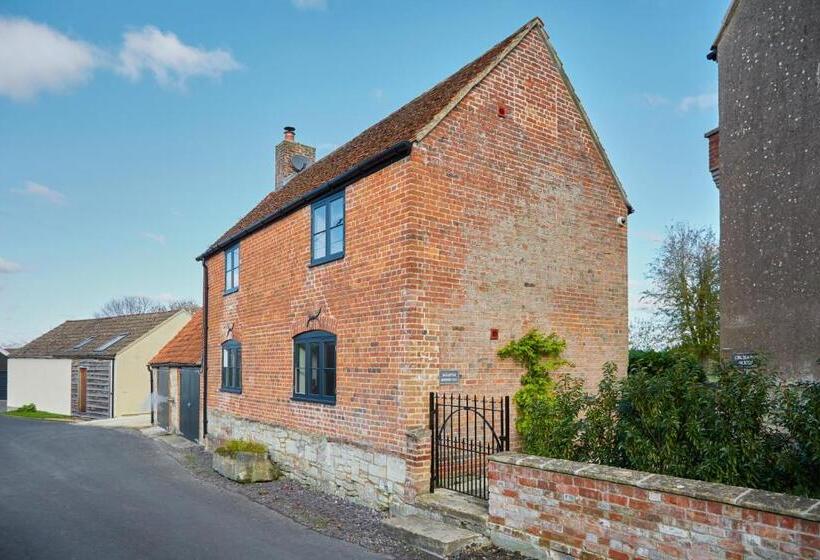 2间卧室的房子, The Three Daggers