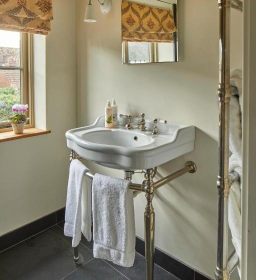 בית, 2 חדרי שינה, The Three Daggers