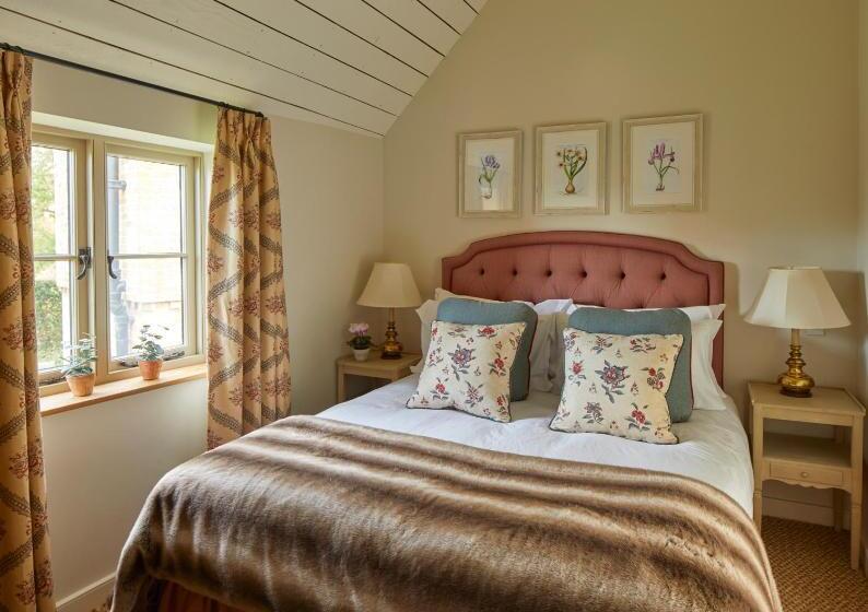 2间卧室的房子, The Three Daggers