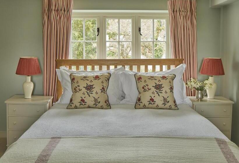 1间卧室的房子, The Three Daggers