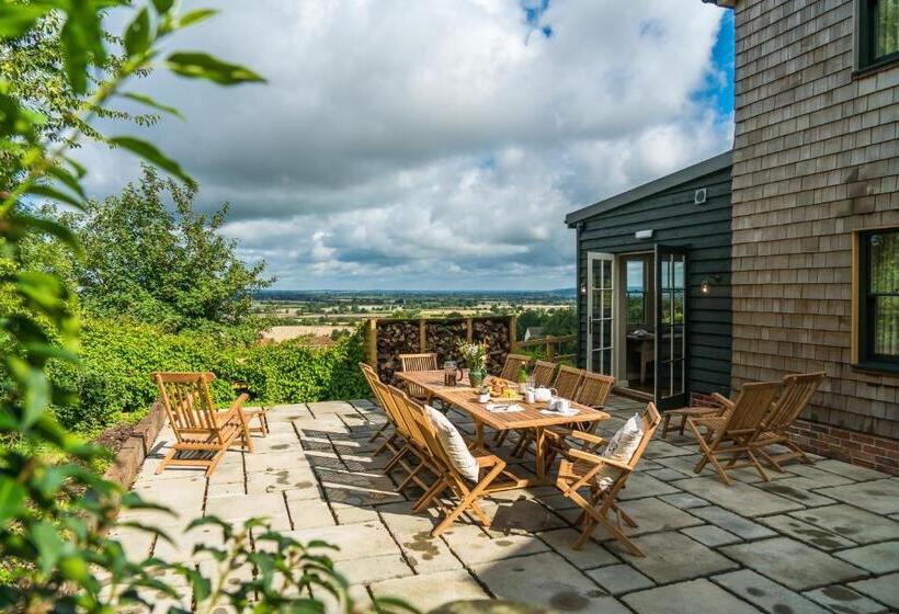 小室, The Three Daggers