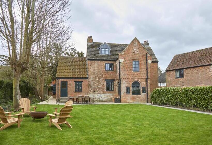 1间卧室的房子, The Three Daggers