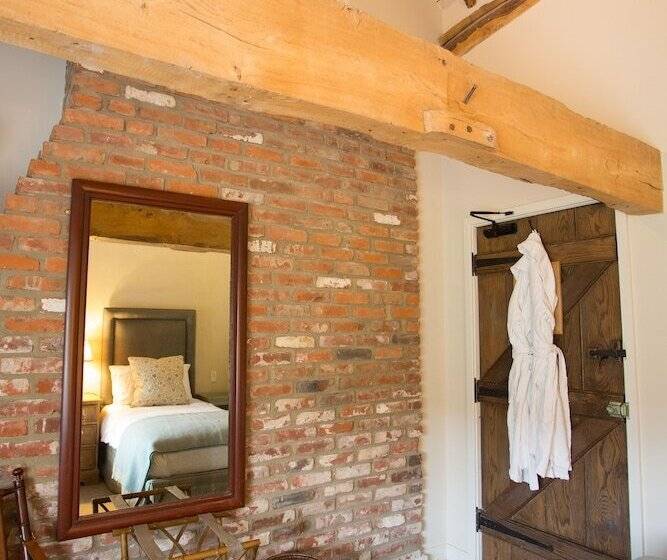 标准间, The Three Daggers