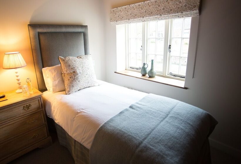 标准间, The Three Daggers