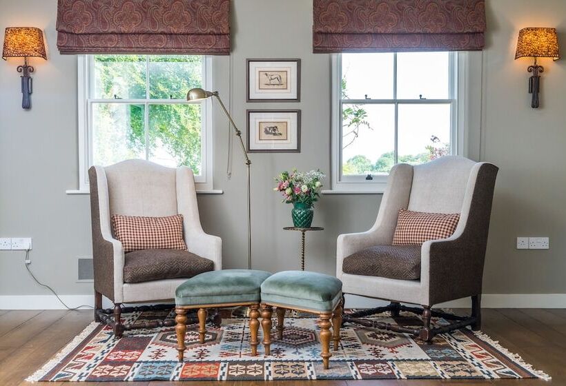 בית, חדר שינה 1, The Three Daggers