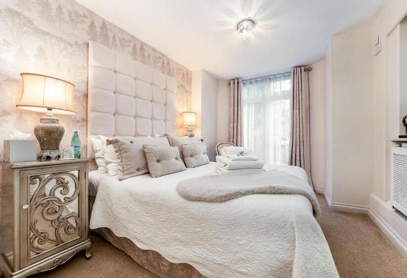 Апартаменты 1 Спальня Вид на Сад, Newmarket Boutique Apartments