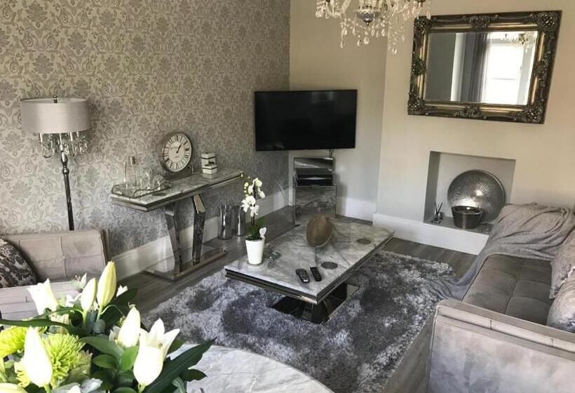 Апартаменты Deluxe 1 Спальня, Newmarket Boutique Apartments