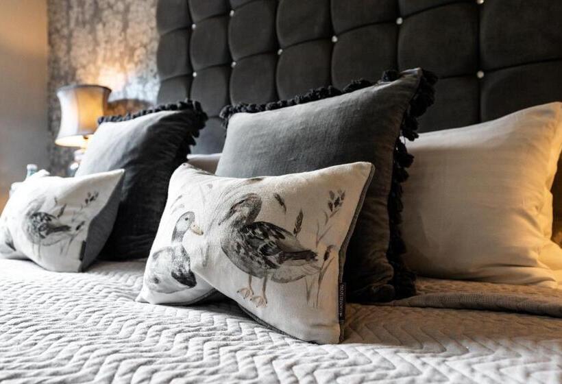 Хижина, Newmarket Boutique Apartments